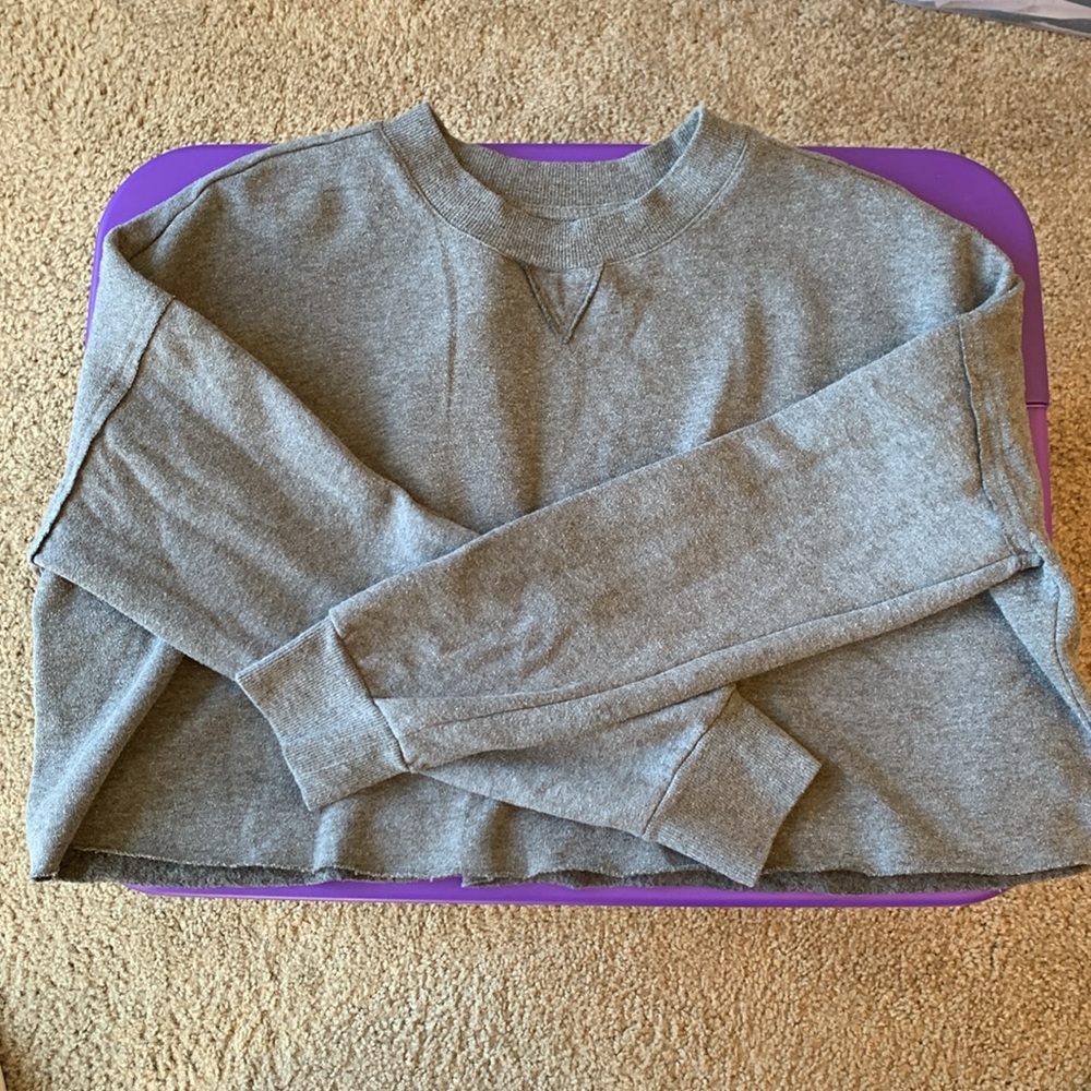 Colsie Long Sleeve Cropped Sweatshirt